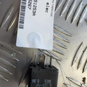 Relais electrique VOLKSWAGEN GOLF 4 - Image 1