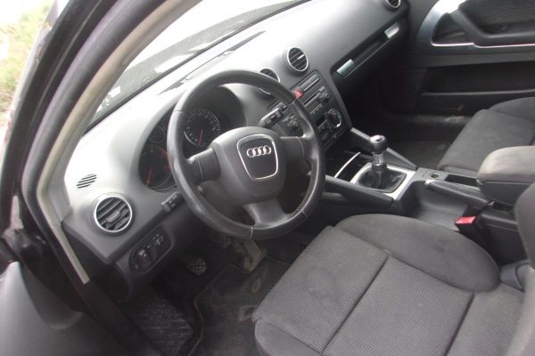 Serrure avant droit AUDI A3 2 PHASE 1 Diesel - Image 6