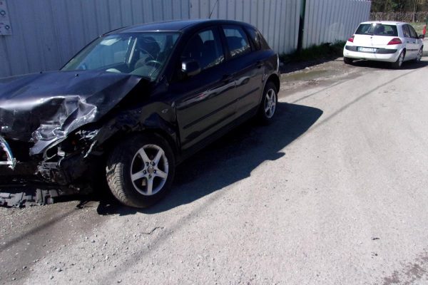 Feu arriere secondaire droit (feux) MAZDA 3 1 PHASE 1 Essence - Image 6