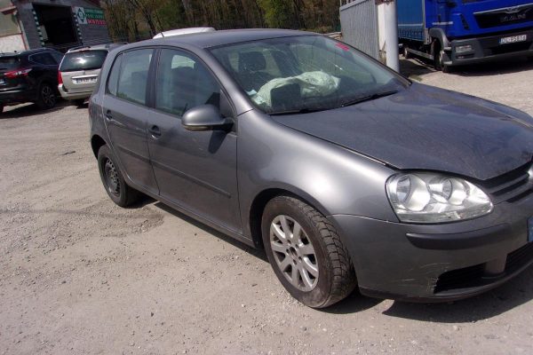 Feu arriere secondaire droit (feux) VOLKSWAGEN GOLF 5 - Image 4
