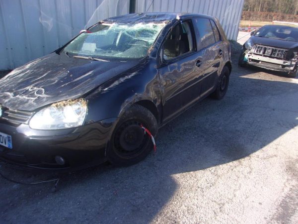 Feu arriere secondaire gauche (feux) VOLKSWAGEN GOLF 5 - Image 4