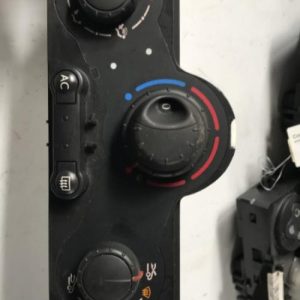 Commande chauffage RENAULT CLIO 3 PHASE 1 - Image 1