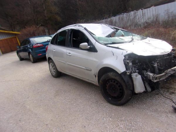 Ecran GPS RENAULT CLIO 3 PHASE 2 BREAK Diesel - Image 3