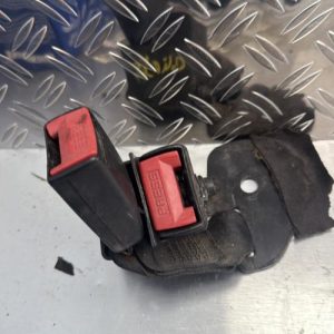 Attache ceinture arriere droit RENAULT CLIO 2 PHASE 1 Essence - Image 1