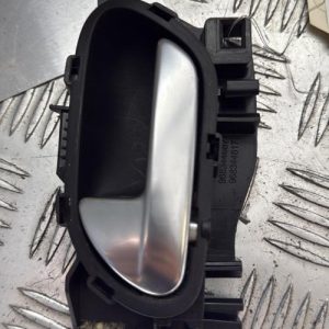 Poignee interieur avant droit CITROEN C3 PICASSO PHASE 2 Diesel - Image 1