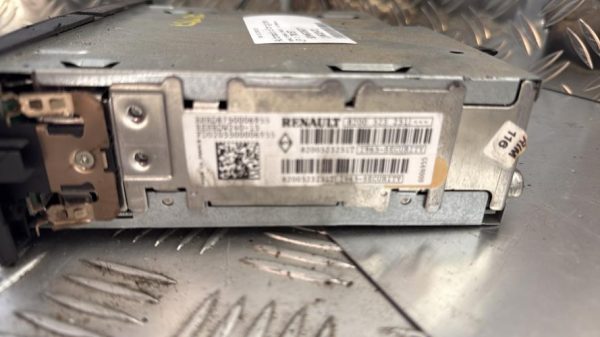 Autoradio d'origine RENAULT MEGANE 2 PHASE 2 Essence - Image 1