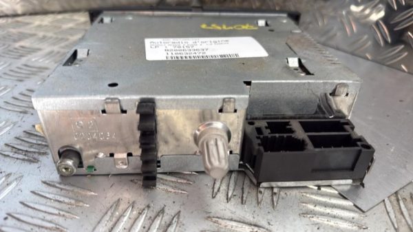 Autoradio d'origine RENAULT MEGANE 2 PHASE 2 Essence - Image 3