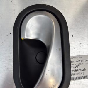 Poignee interieur avant droit RENAULT MEGANE 2 PHASE 2 Essence - Image 1
