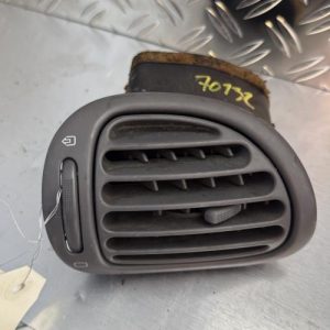 Aerateur tableau de bord avant droit PEUGEOT 206 PHASE 1 Essence - Image 1