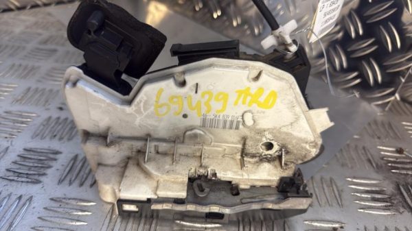 Serrure arriere droit VOLKSWAGEN POLO 5 PHASE 1 Diesel - Image 1
