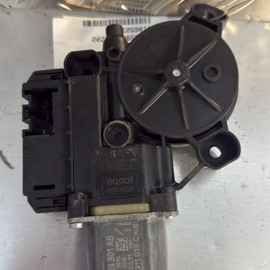 Moteur leve vitre avant gauche VOLKSWAGEN POLO 5 PHASE 1 Diesel - Image 1