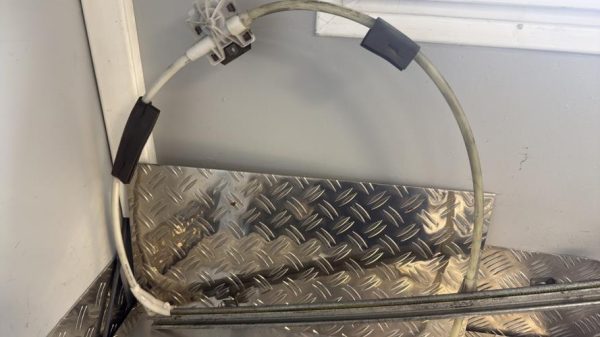 Leve vitre mecanique avant droit RENAULT MASTER 2 PHASE 1 Diesel - Image 2