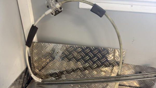 Leve vitre mecanique avant droit RENAULT MASTER 2 PHASE 1 Diesel - Image 3