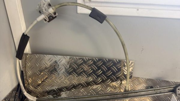 Leve vitre mecanique avant gauche RENAULT MASTER 2 PHASE 1 Diesel - Image 6