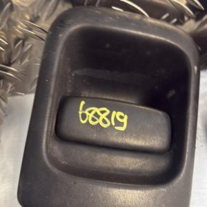 Poignee porte avant gauche RENAULT MASTER 2 PHASE 1 Diesel - Image 1