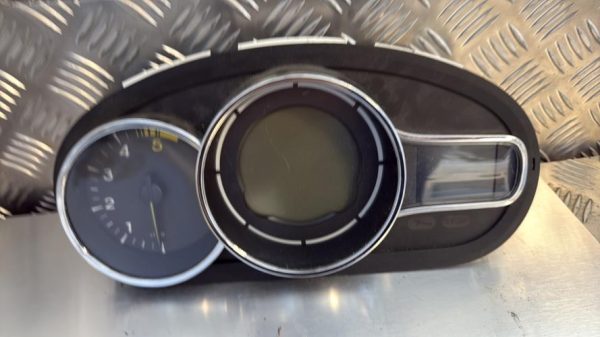 Compteur RENAULT MEGANE 3 PHASE 1 BREAK Diesel - Image 2