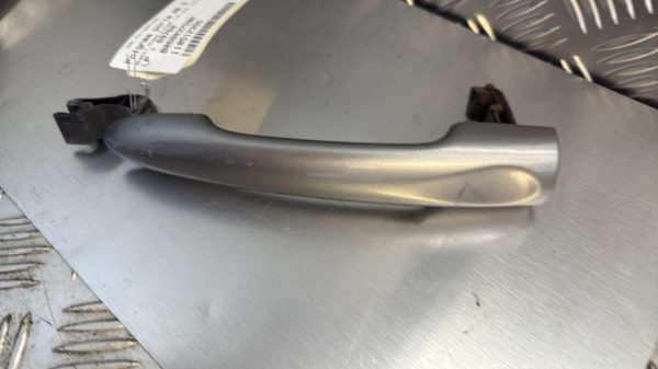 Poignee porte arriere gauche RENAULT MEGANE 3 PHASE 1 Diesel - Image 1