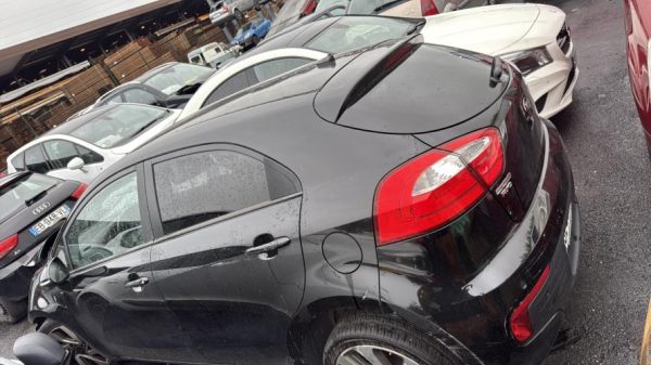 Porte avant gauche KIA RIO 3 PHASE 2 Essence - Image 2