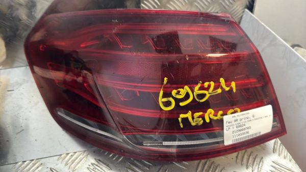 Feu arriere principal gauche (feux) MERCEDES CLASSE E 212 PHASE 2 Diesel - Image 2