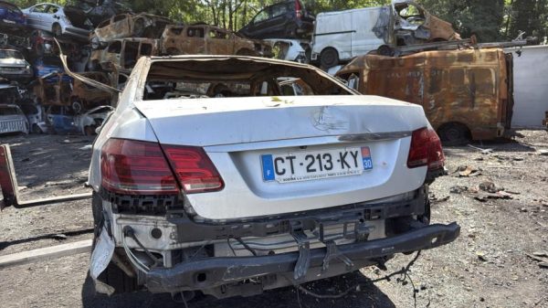 Feu arriere principal gauche (feux) MERCEDES CLASSE E 212 PHASE 2 Diesel - Image 5