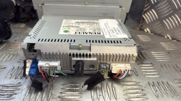 Autoradio d'origine RENAULT CLIO 4 PHASE 2 Essence - Image 4