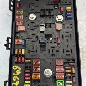 Porte fusible OPEL ASTRA J PHASE 2 Essence - Image 1