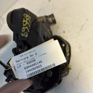Serrure avant gauche TOYOTA YARIS 2 PHASE 1 Diesel - Image 1