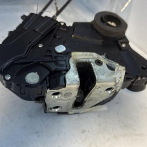Serrure avant droit TOYOTA YARIS 2 PHASE 1 Diesel - Image 1