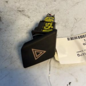 Bouton de warning TOYOTA YARIS 2 PHASE 1 Diesel - Image 2