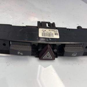 Bouton de warning OPEL ZAFIRA B PHASE 1 Diesel - Image 1