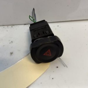 Bouton de warning DACIA DUSTER 1 PHASE 1 Diesel - Image 1