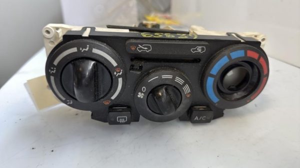 Commande chauffage NISSAN MICRA 3 PHASE 2 Essence - Image 1