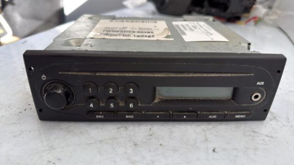 Autoradio d'origine RENAULT KANGOO 2 PHASE 1 Diesel - Image 2