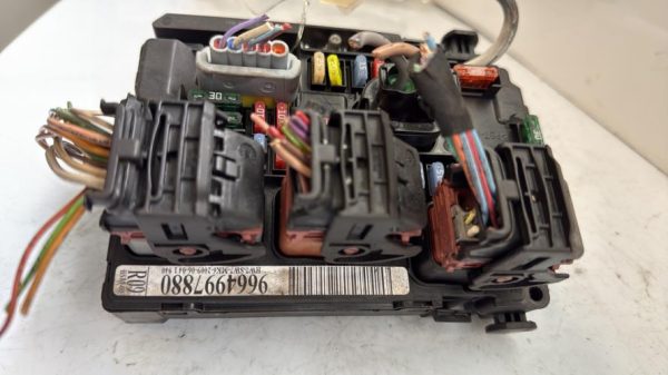 Boitier servitude moteur (BSM) PEUGEOT 207 PHASE 1 BREAK Diesel - Image 3