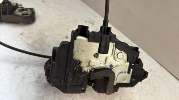 Serrure avant gauche RENAULT CLIO 3 PHASE 2 Diesel - Image 1