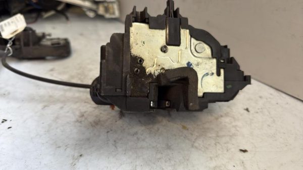 Serrure avant gauche RENAULT CLIO 3 PHASE 2 Diesel - Image 2