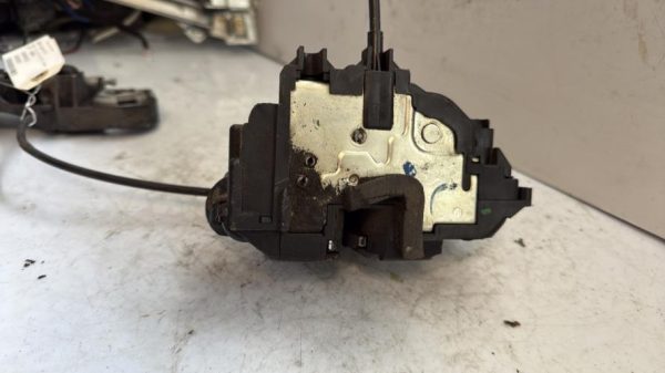 Serrure avant gauche RENAULT CLIO 3 PHASE 2 Diesel - Image 3