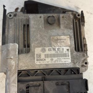 Calculateur moteur VOLKSWAGEN GOLF 5 Diesel - Image 1