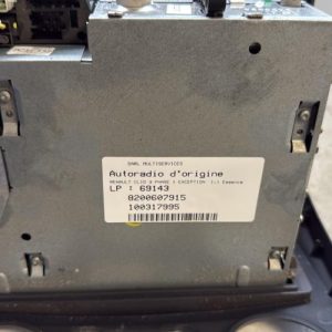 Autoradio d'origine RENAULT CLIO 3 PHASE 1 Essence - Image 1