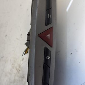 Bouton de warning PEUGEOT 308 1 PHASE 1 Diesel - Image 1