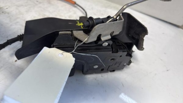 Serrure arriere gauche AUDI A4 2 PHASE 1 Diesel - Image 3