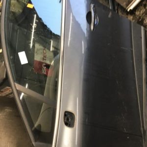 Porte avant gauche RENAULT CLIO 4 PHASE 2 Diesel - Image 1