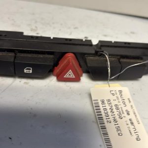 Bouton de warning KIA CEE-D 1 PHASE 2 Diesel - Image 1