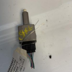 Contacteur feu stop SUZUKI SWIFT 5 Essence/Hybride - Image 1