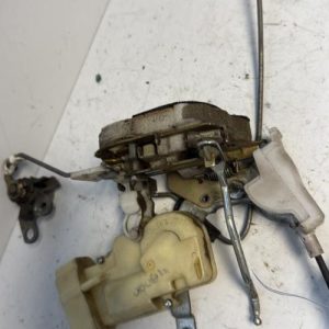 Serrure avant droit TOYOTA YARIS 1 PHASE 2 Diesel - Image 1