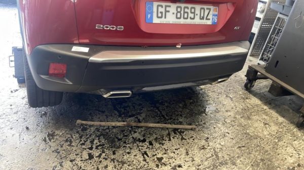 Pare choc arriere PEUGEOT 2008 2 Essence - Image 1