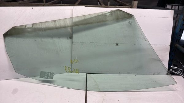 Vitre avant gauche VOLKSWAGEN GOLF 5 Diesel - Image 1