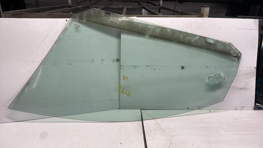 Vitre avant droit VOLKSWAGEN GOLF 5 Diesel - Image 1