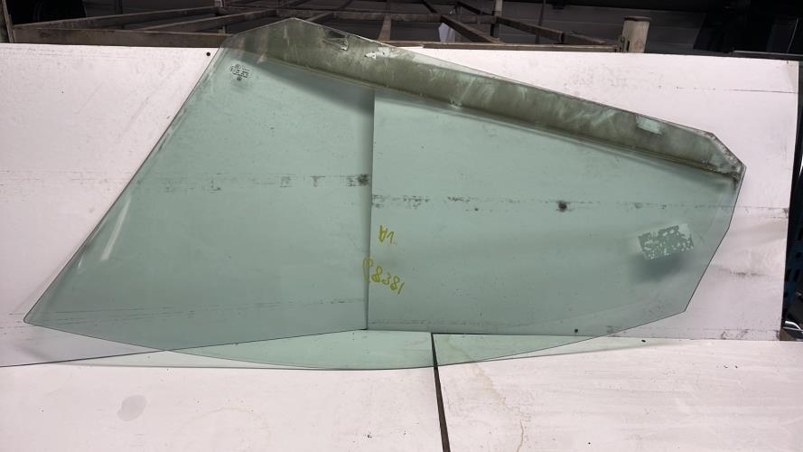 Vitre avant droit VOLKSWAGEN GOLF 5 Diesel - Image 3