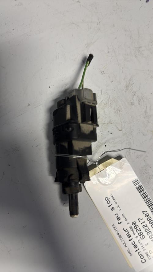 Contacteur feu stop FORD FIESTA 5 PHASE 2 Diesel - Image 3